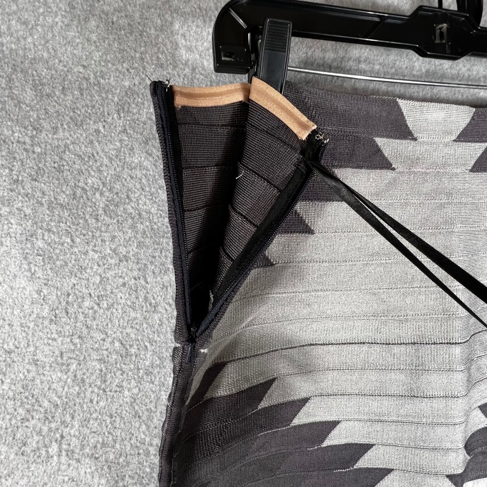 Haute Hippie Bandage Mini Skirt Womens L Grey Silver Geometric Micro heavy Aztec - Picture 5 of 8